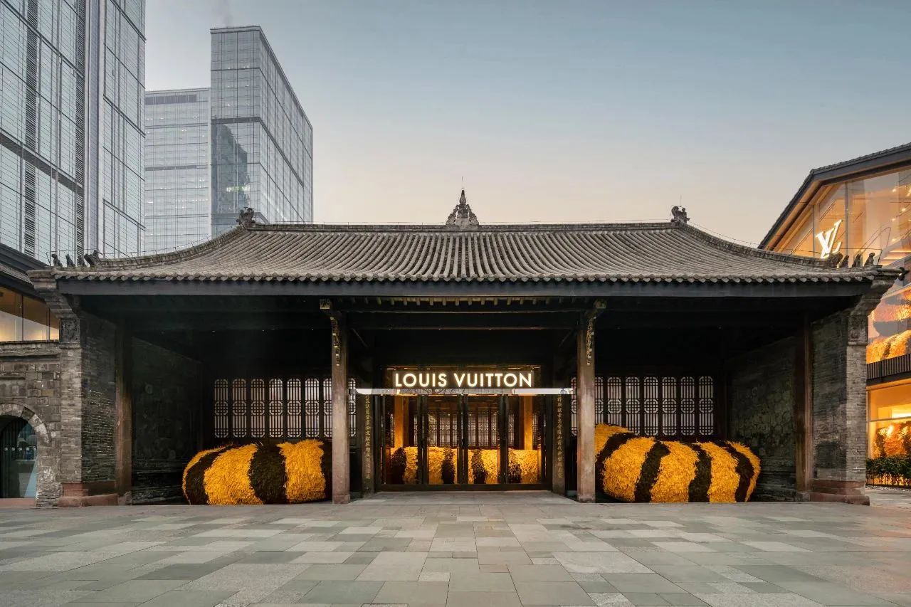 艺术营销案例｜Louis Vuitton 路易威登虎年虎尾艺术装置：把爆点放大，营销变童话