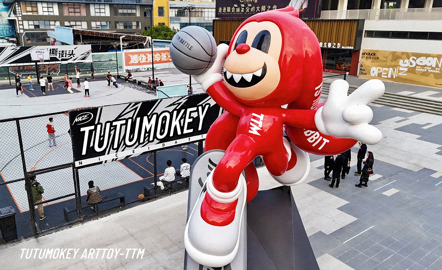 潮流藝術(shù)IP-TUTUMOKEY潮玩8.5米高城市地標(biāo)雕塑落地東莞潮玩之都！