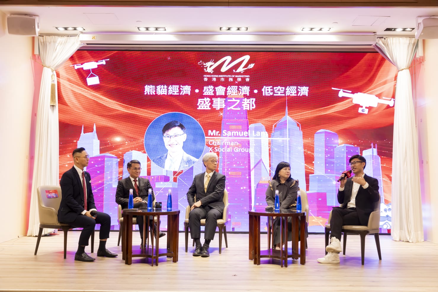 在熊貓經濟盛事經濟與低空經濟邂逅中，解鎖香港新時代繁榮密碼