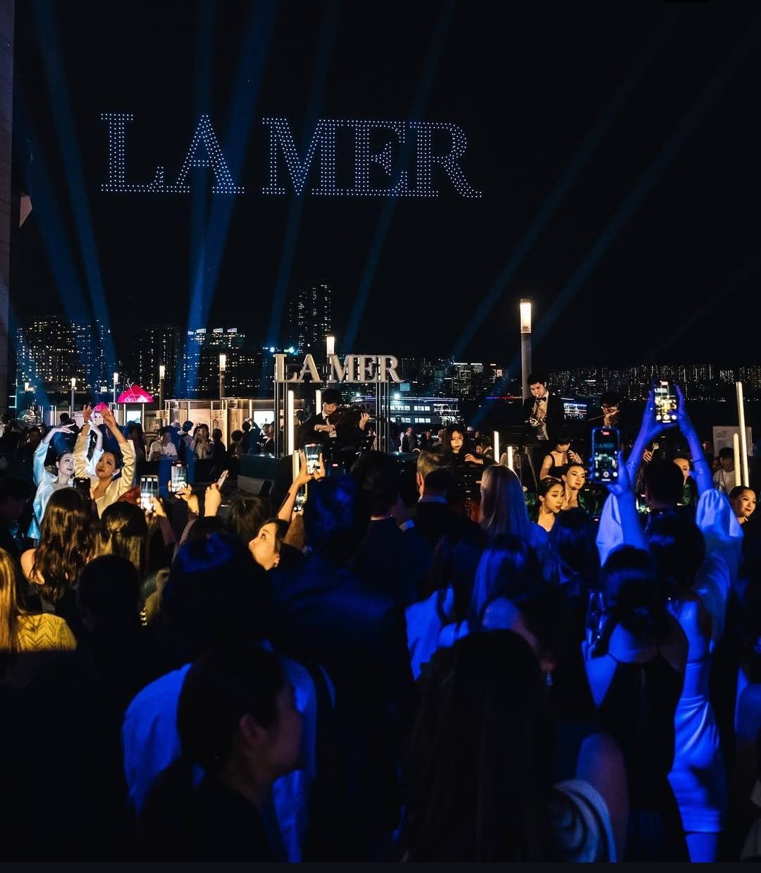 La Mer維港無人機匯演：奏響科技與藝術的奢華交響曲