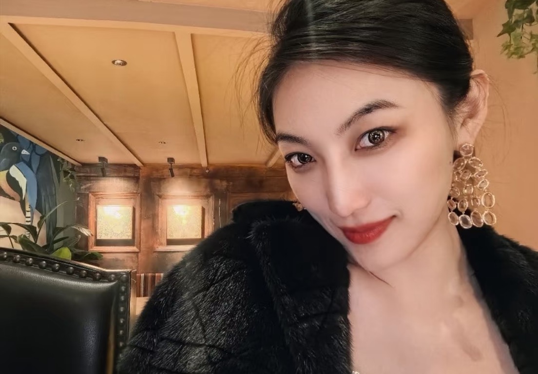 教人傍大款的“撈女教主”，倒在女性營銷禁區