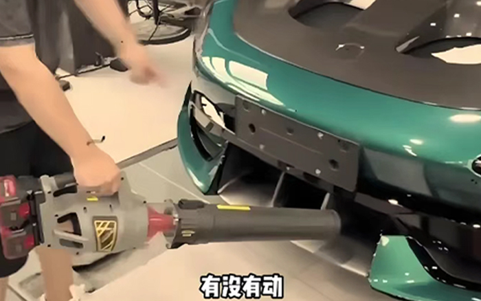集體退車退錢，小米越鬧越大