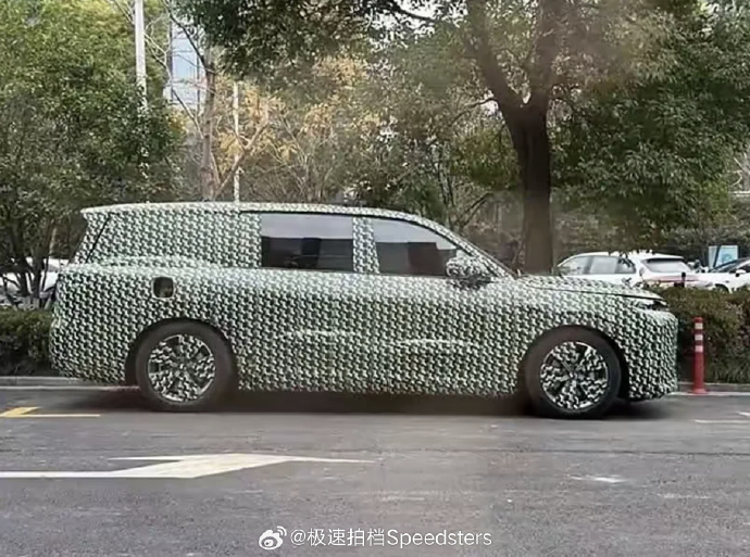 零跑還有王炸？D系列全尺寸SUV要來了