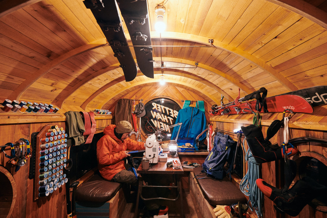 品牌完美人设，正在劝退年轻人