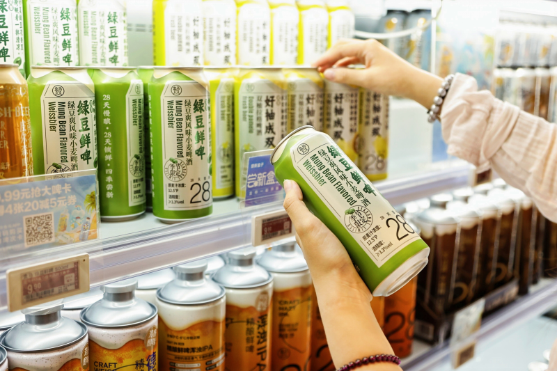 年轻人用中式精酿，掀起了一场“酒桌革命”