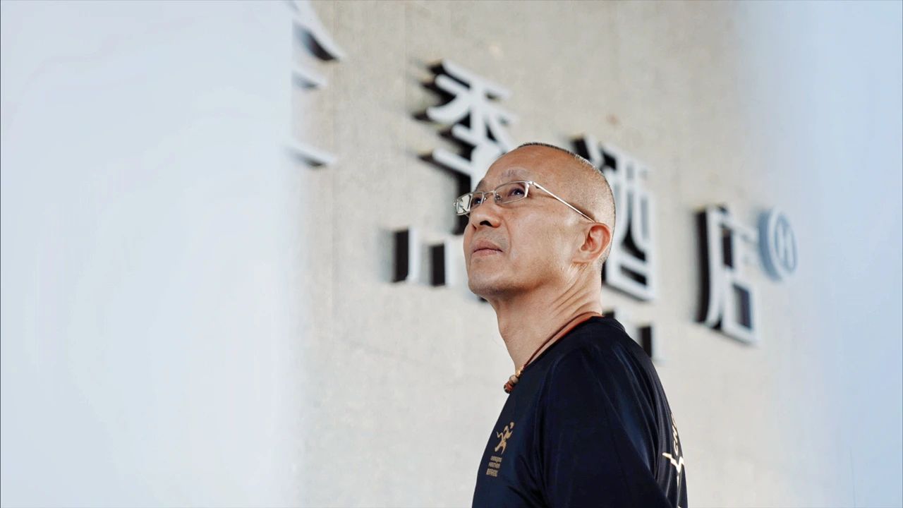 中国连锁酒店加盟第一人，陪季琦豪赌三次