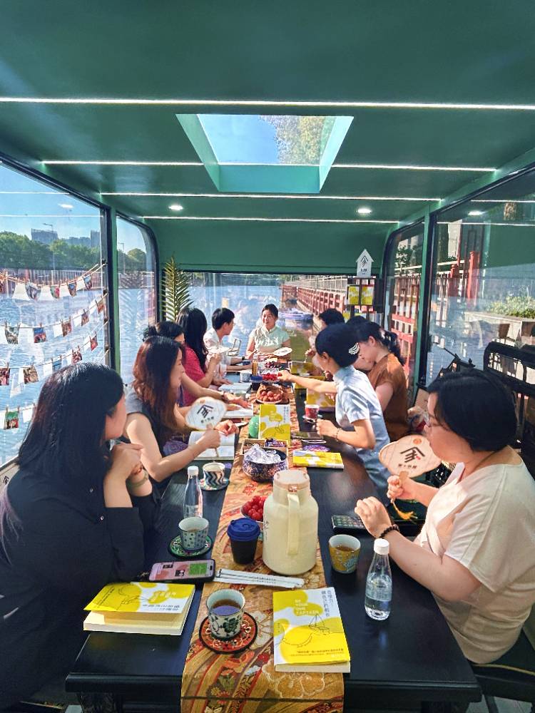 书香伴七一，童小言分享《自律力：做自己的船长》共话成长担当