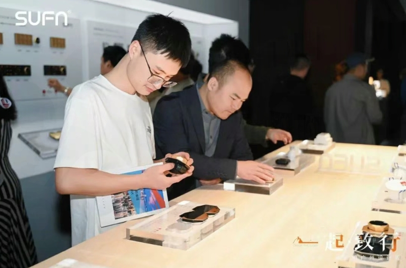 美好人居时代人物丨三峰照明阳春华： 智能家居带来更强幸福感