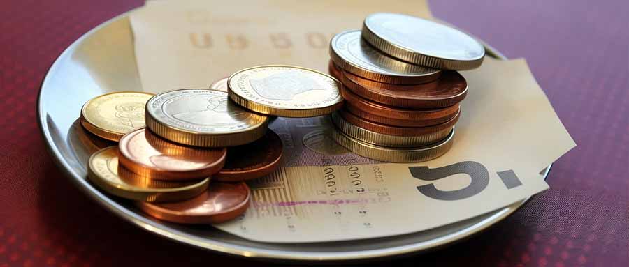 海底捞的“小费”，过于离奇