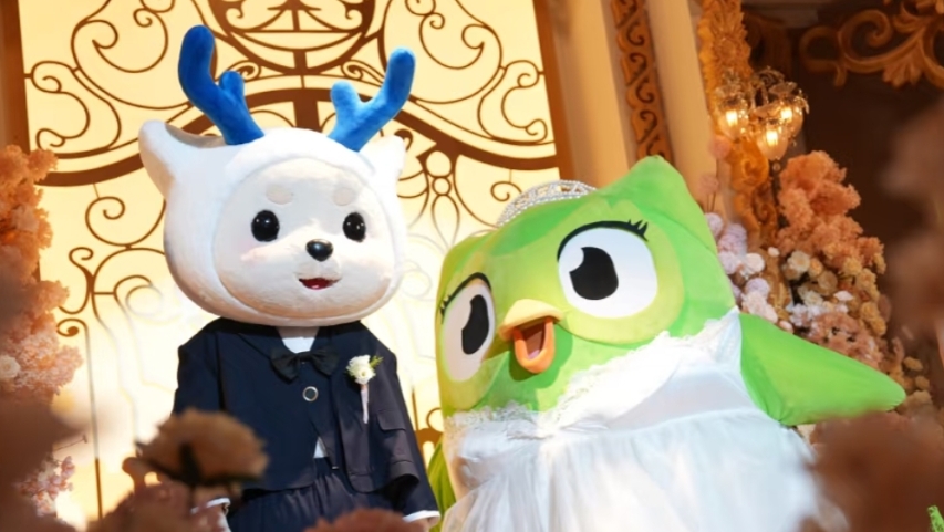 瑞幸×多邻国联名犯“重婚罪”？网友：这渣鸟已经八婚了！