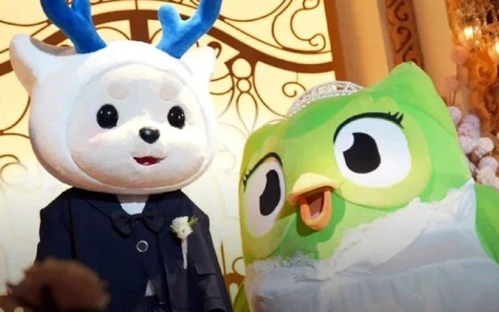 和多邻国联姻，瑞幸联名思路变了