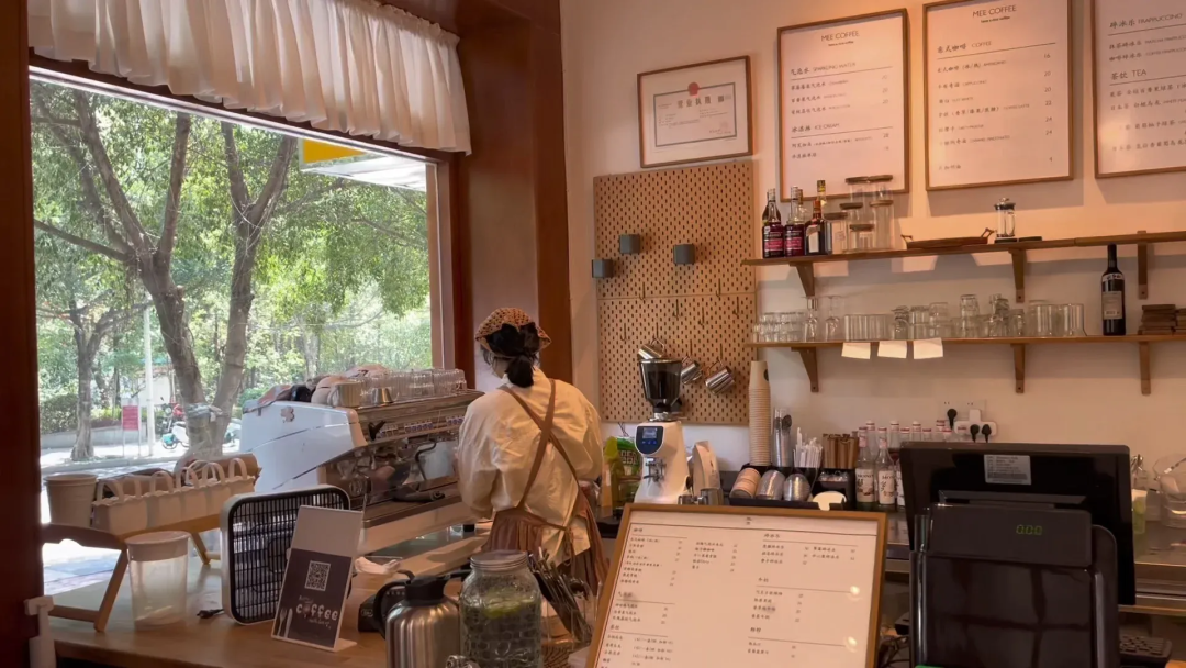 那个从大城市打工回来的发小，现在自称主理人