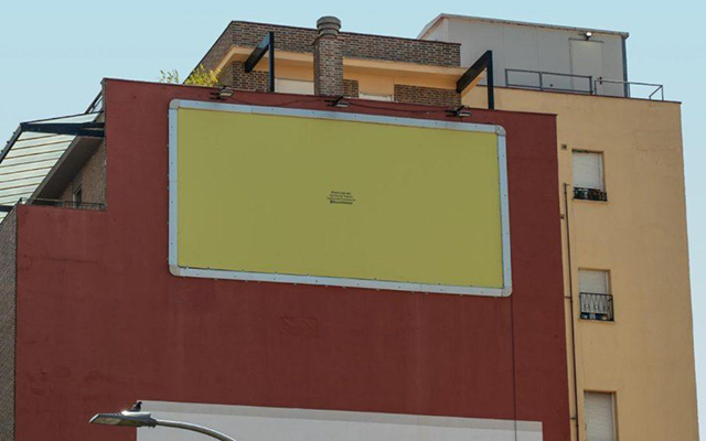 Back Market户外广告:肉眼根本看不清内容!