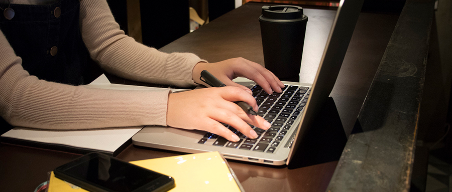 去星巴克上自习免费？应该给你钱才对