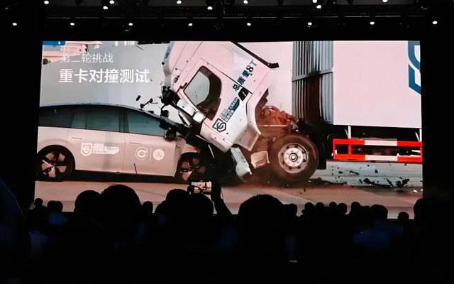 理想与乘龙卡车对撞，这场闹剧无人受益