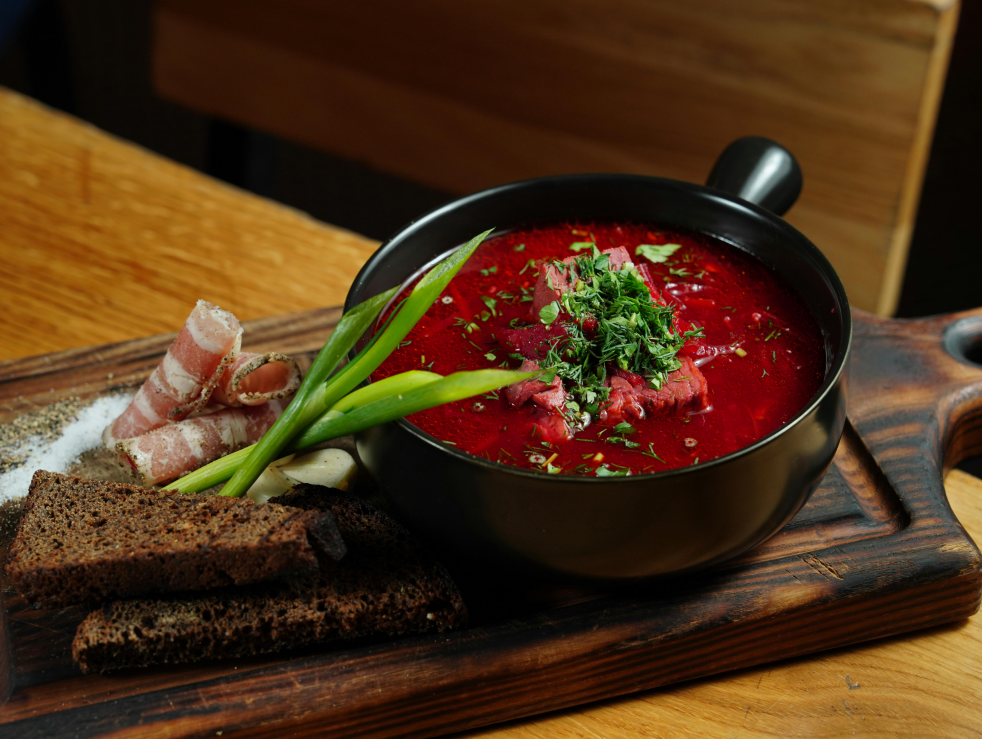 麻六記的雙面鏡：一面是流量神話，一面是品質(zhì)救贖