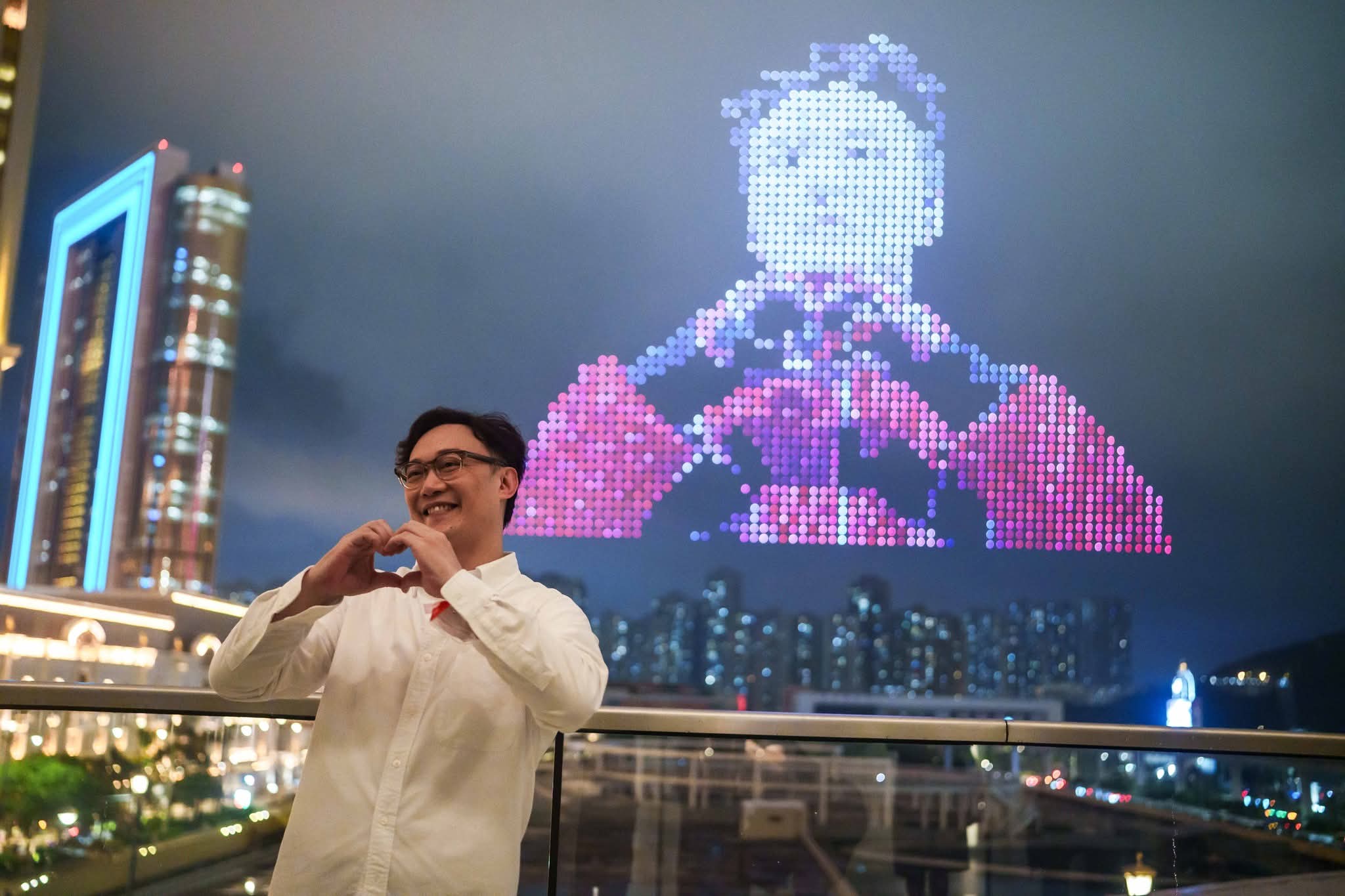 陈奕迅FEAR and DREAMS澳门站震撼开唱，1500架无人机夜空绘巨星风采