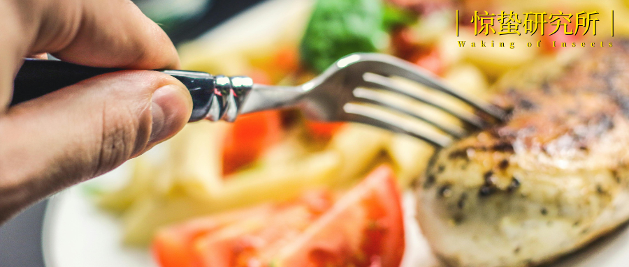 左手保障、右手体验，本地生活的逻辑变了