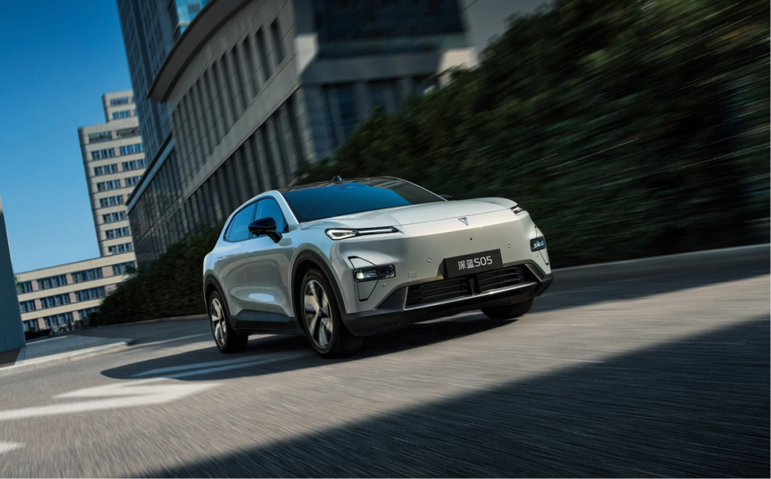 巨懂車聚光場｜深藍(lán)S05如何借助「懂車星選」站穩(wěn)新能源核心圈？