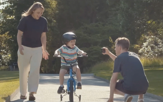 苹果：帕金森的手，让每一帧都稳定
