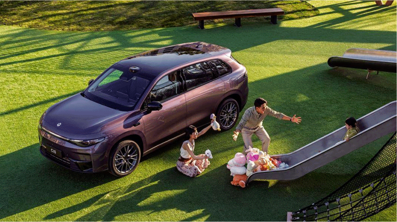 巨懂車趨勢報｜銷量躍升 人群拓圈 懂車購如何助力零跑、藍(lán)電跑贏汽車交易新賽道？