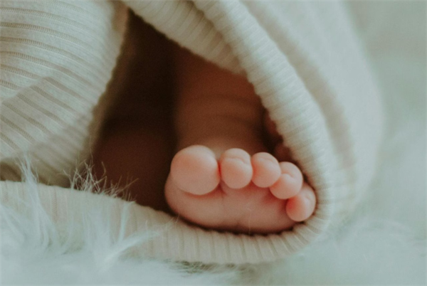 母嬰品牌海外網(wǎng)紅營銷策略：從短期爆款到長期品牌力的轉型之路