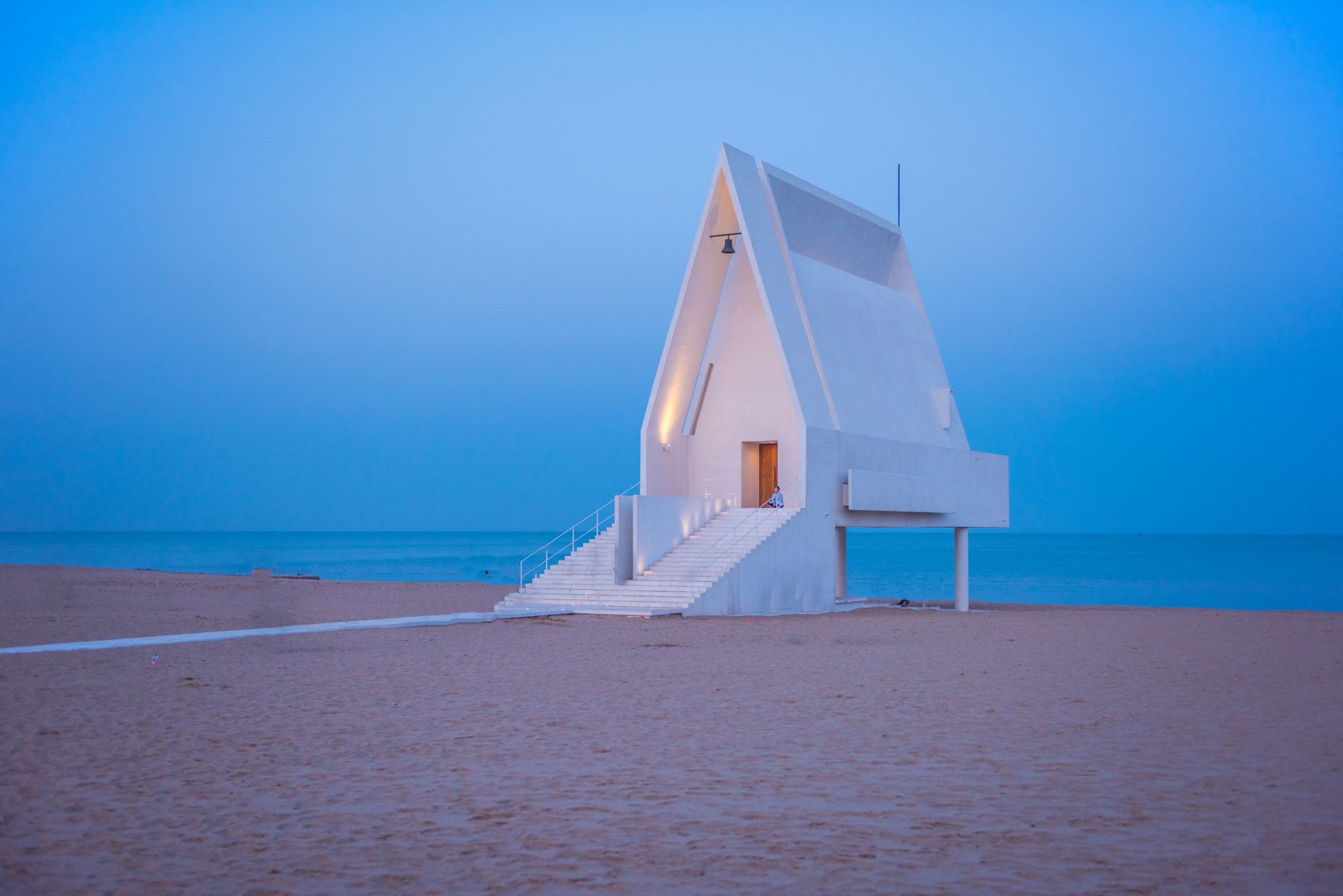 阿那亚和中产的“天下第一好”碎了？