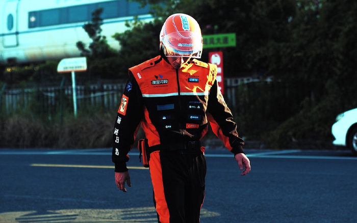 秋天来了，淘宝闪购为骑士换上超酷制服