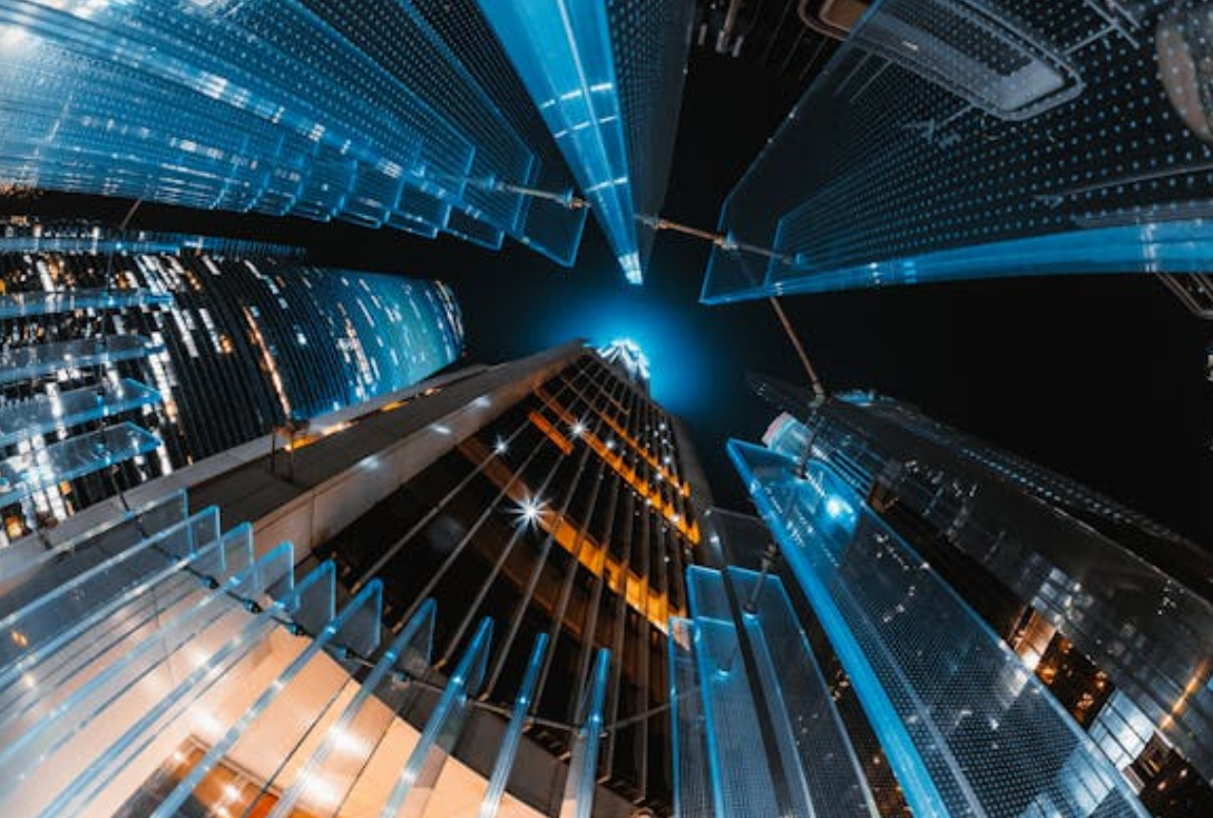 钉钉“内忧外患”：加班风波、劲敌环伺，AI能救？