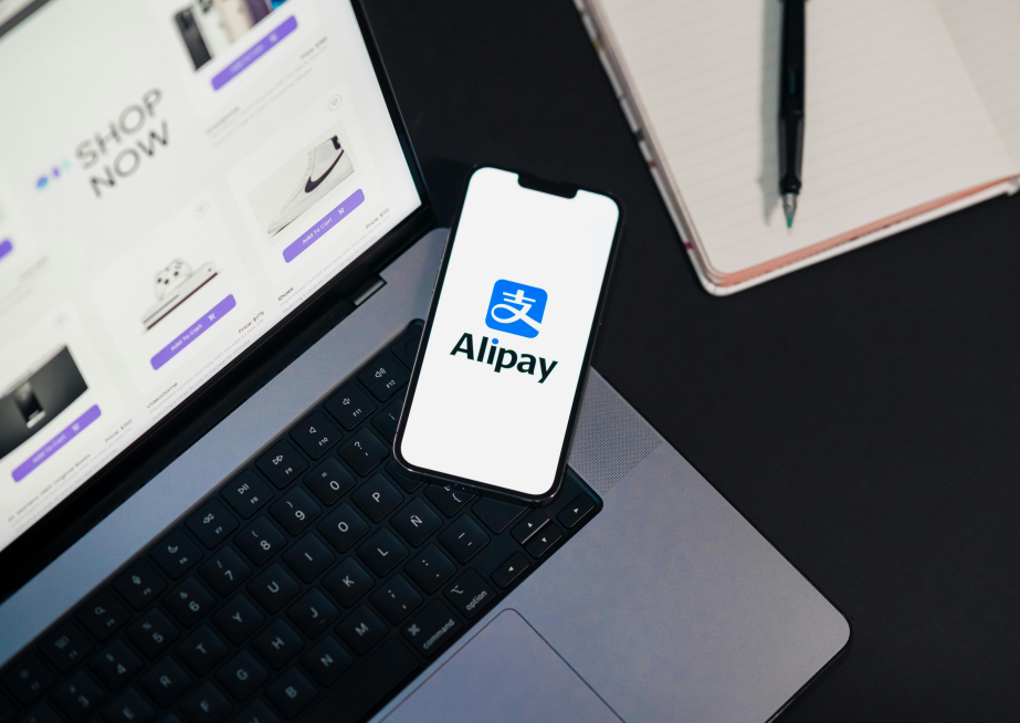 14億人的錢包保衛(wèi)戰(zhàn)：支付寶“碰一下”到底在賭什么？