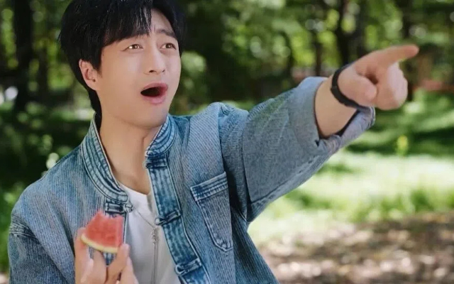 比刘旸教主还能“卷”？vivo这支广告笑到打鸣！