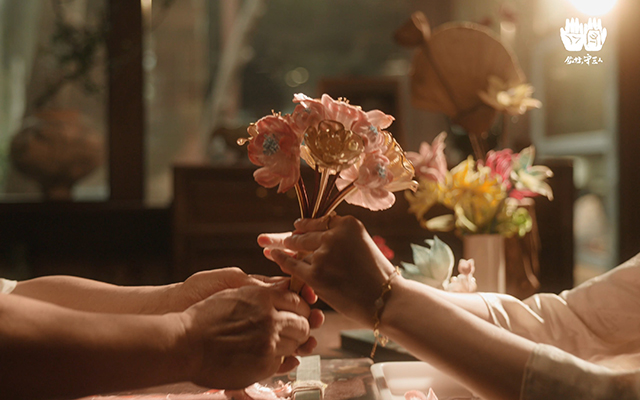 潮宏基七夕：在南京和汕头，同时种下两朵“海棠”