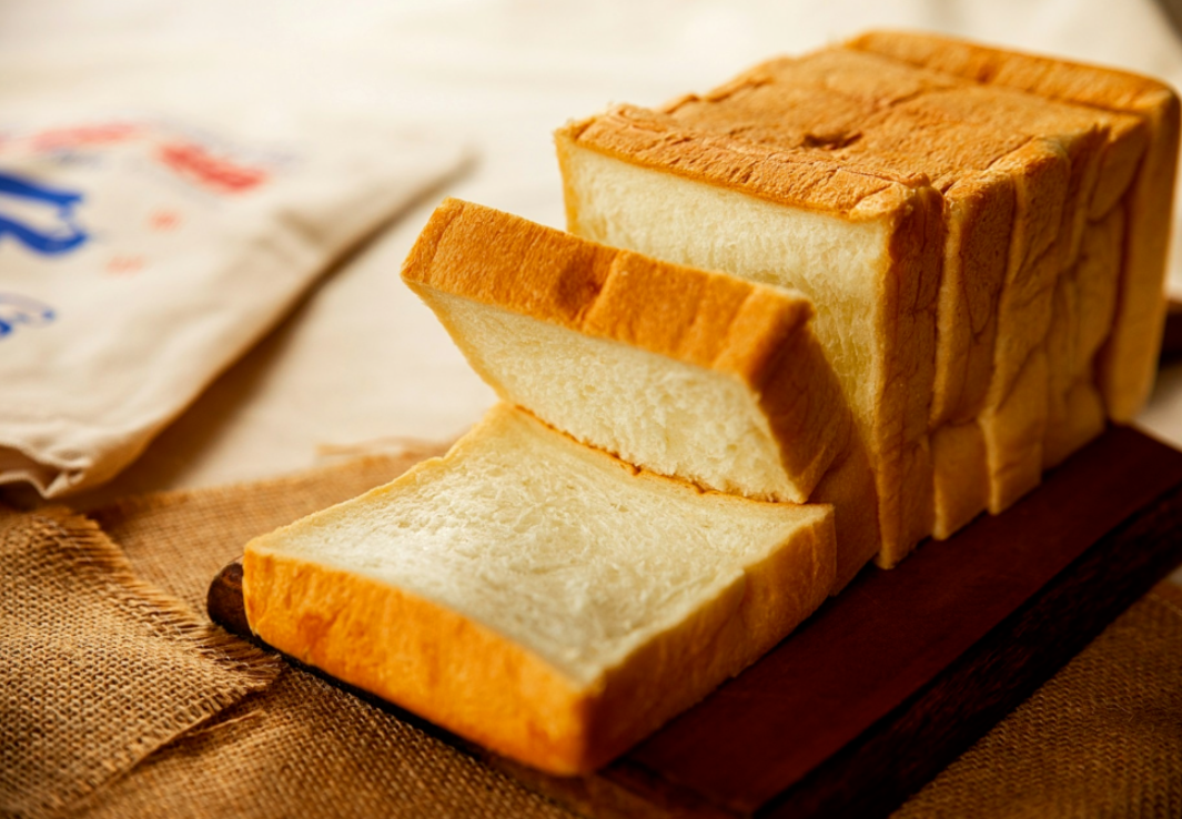  拒绝“爹味”，年轻人爱不动桃李面包了？