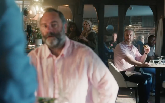 英国眼镜品牌幽默短片，视力不好的人有多离谱？