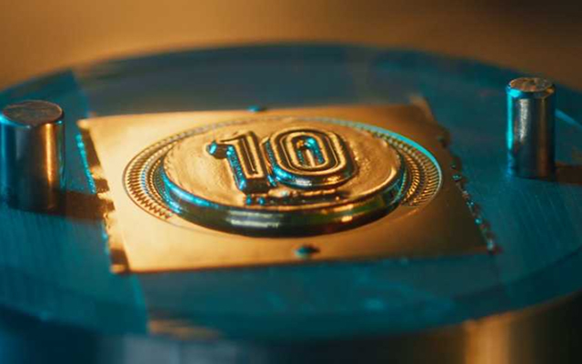 微众银行10周年：一枚小小勋章，折射十年坚持