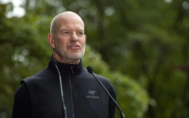 创立lululemon的人，在始祖鸟上赚到人生第三桶金