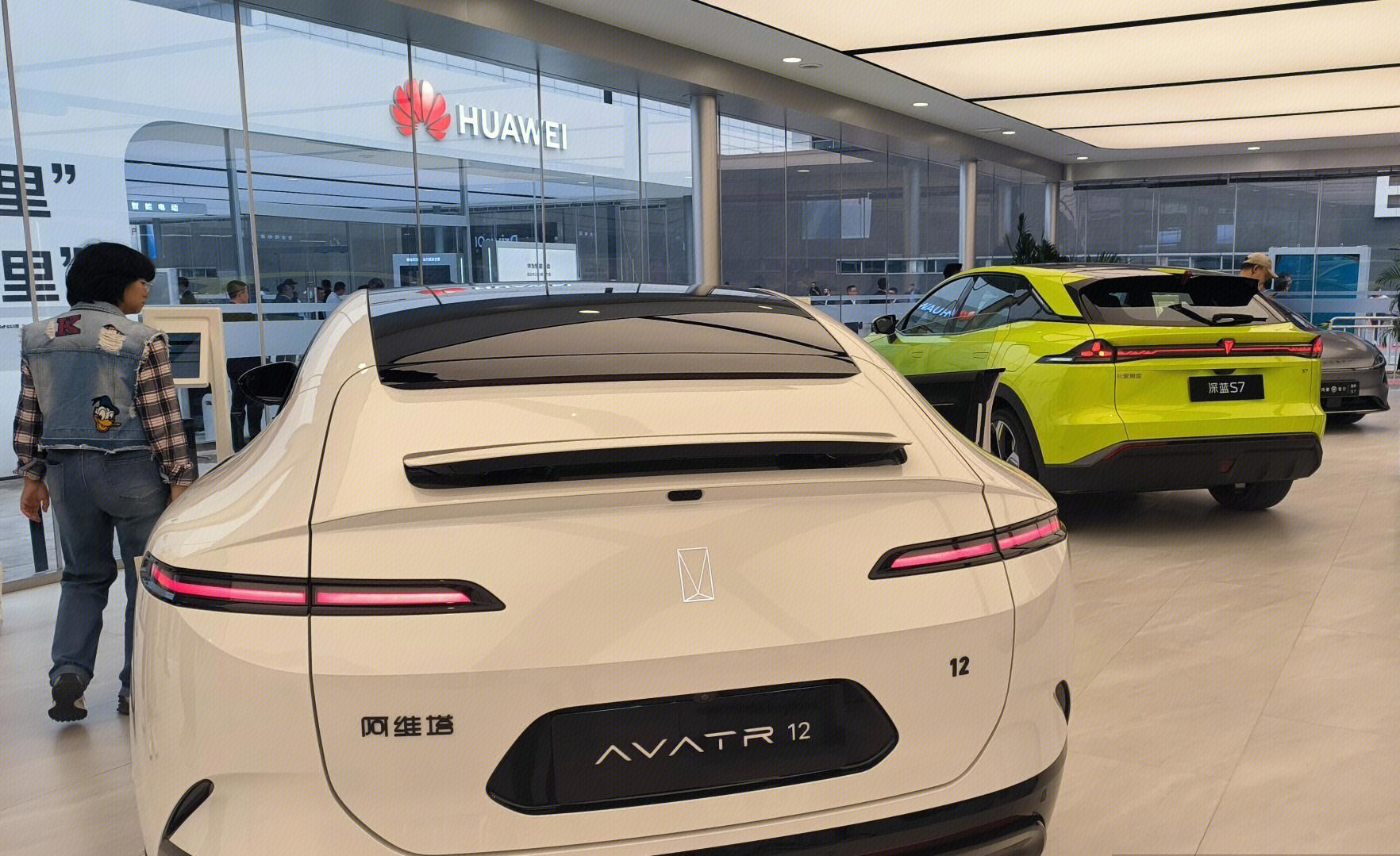 5天2烧？阿维塔80后新帅急需“灭火”