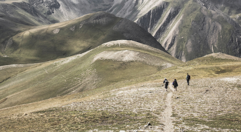 软壳风衣：探索户外运动新选择，市场潜力不容小觑（pdf下载） 