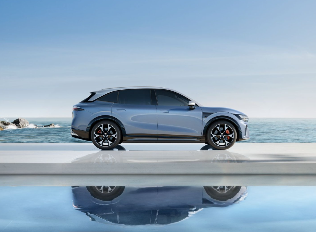 极氪7X的十万+用户证明：“没有短板”才是家庭用车的终极法则