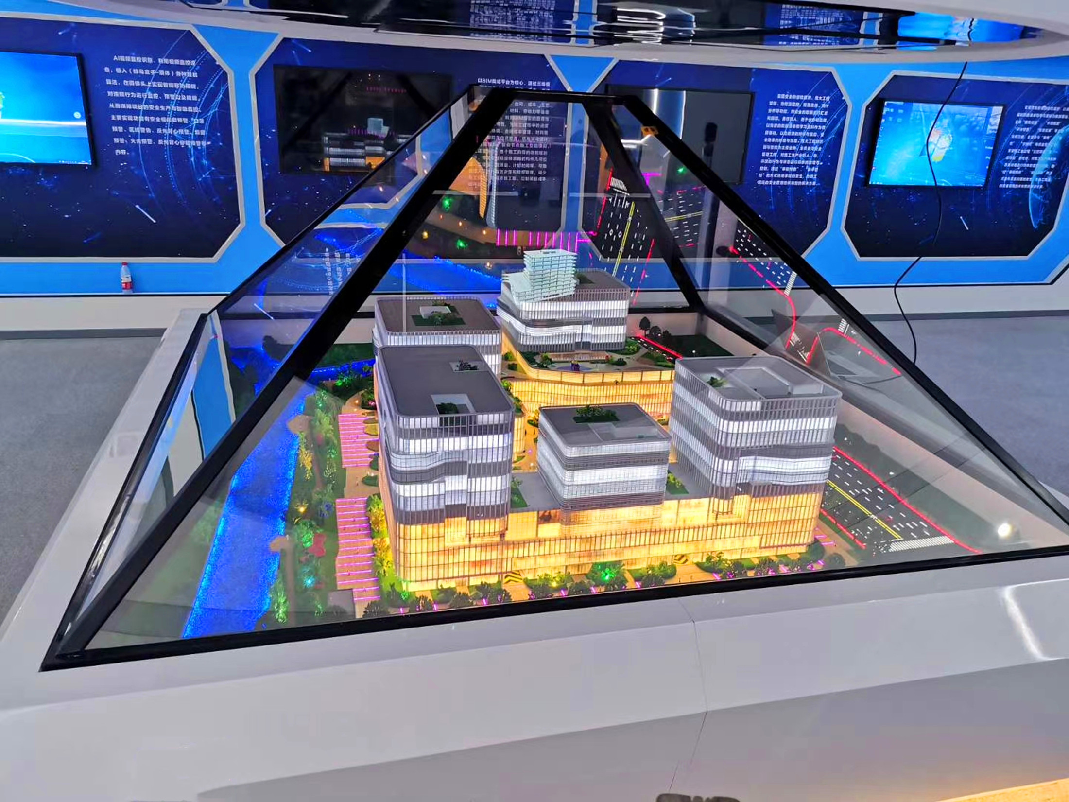 全息投影技术在3D幻影成像展示柜台中的场景应用