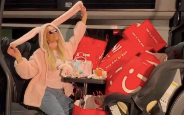 被希尔顿大小姐和王嘉尔追着买，名创优品市场部真是好命