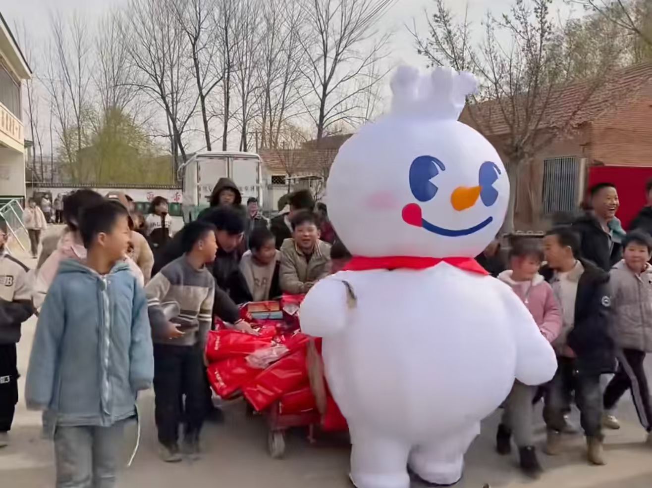 在这个冬天，看见一种具体的温暖