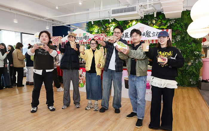 2025思庫(kù)傳播感恩節(jié)：今年的感謝，超大聲的！