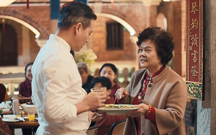 温氏食品春节：三个家庭的年夜厨房