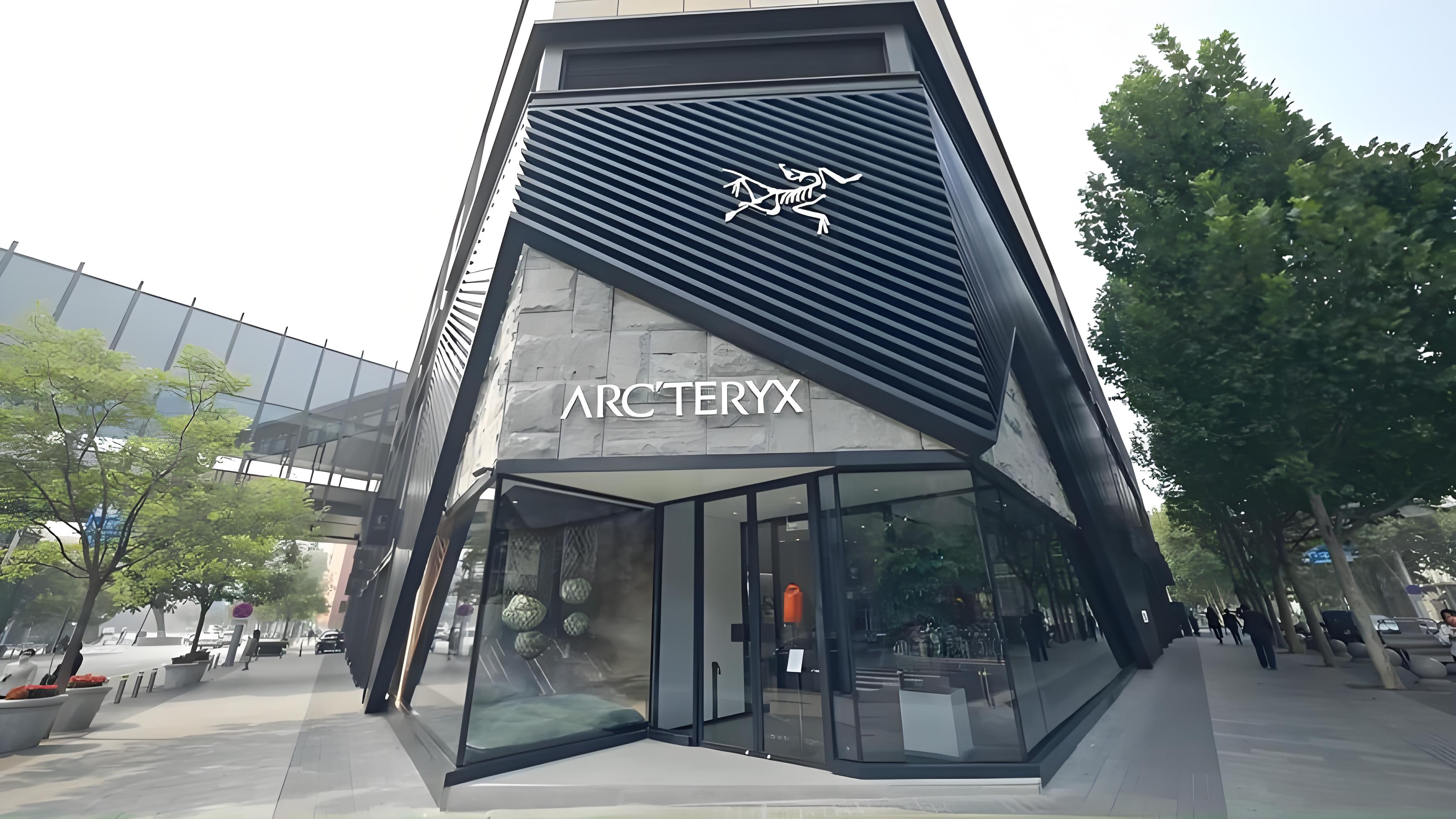 收割完中產(chǎn)，始祖鳥憑什么又讓中女上頭？