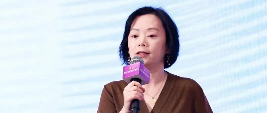 江南布衣企業(yè)公關(guān)總經(jīng)理鄭丹丹：品牌的韌性，本質(zhì)上是關(guān)系的韌性?| 2025第六屆TBI杰出品牌創(chuàng)新節(jié)