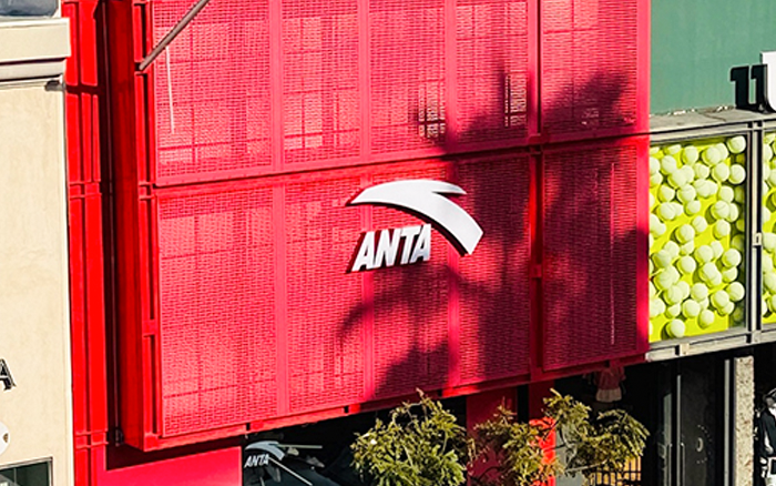 安踏猛起來，誰不害怕？