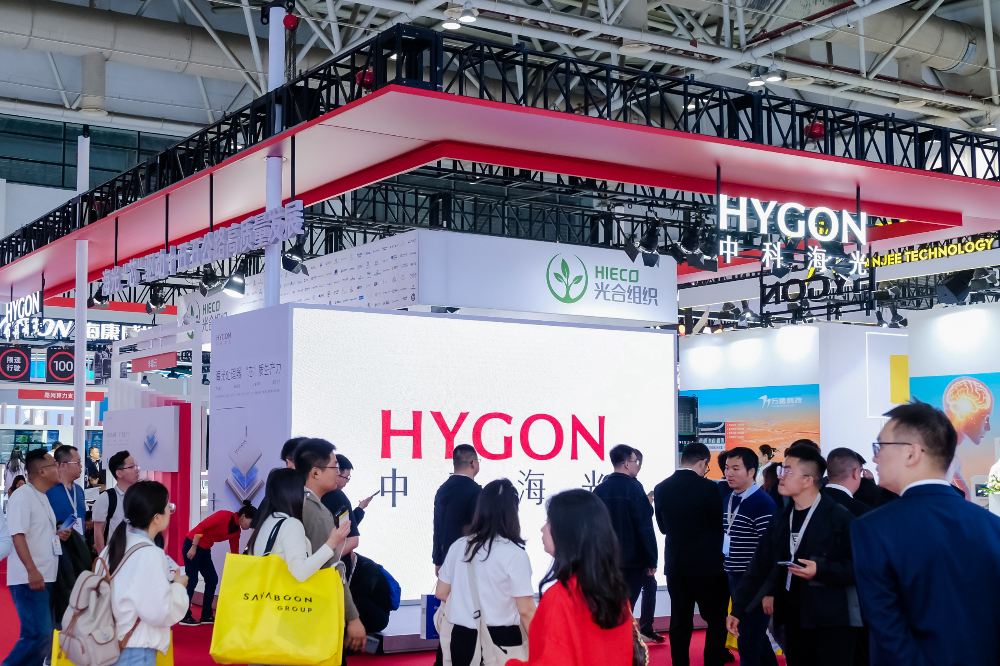 從“物理底座”到“算力底座”，誰在重塑智慧公路的底層邏輯？