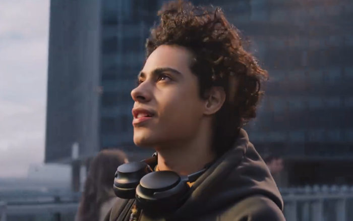 小米POCO X8 Pro系列海外上市：好萊塢大片既視感，英雄登場(chǎng)