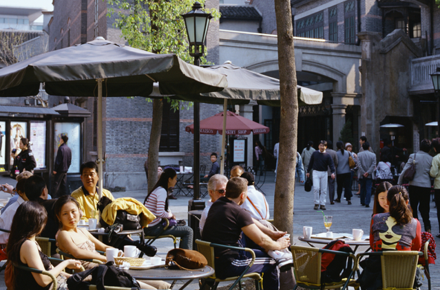 低价白牌的唯一出路：用情绪跳出价格竞争